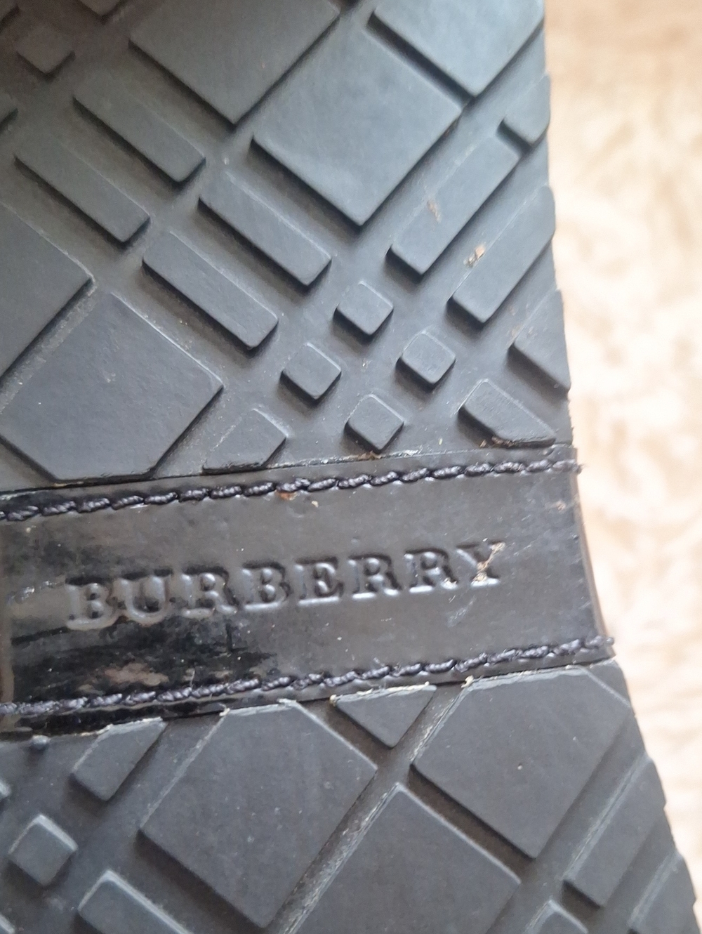 Burberry Black Quilted Patent Lace-Up Sneasks Size 40 - Picture 7 of 7